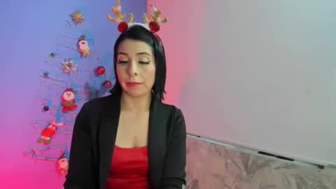 Adelle online show from December 2024 11:18:01 AM