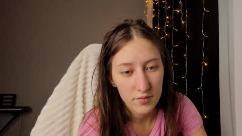 Snapshot of adellqueen chatting on January 2025 10:41:02 PM Adell online show from January 2025 10:41:02 PM