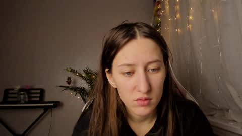 Snapshot of adellqueen chatting on February 2025 10:10:02 PM Adell online show from February 2025 10:10:02 PM