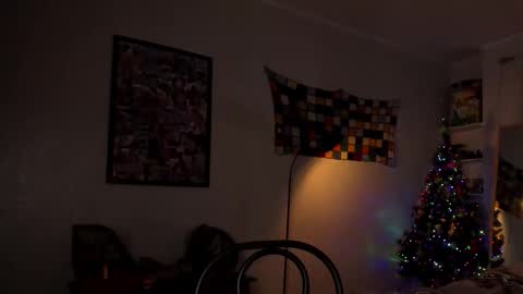 Snapshot of adellqueen chatting on November 2025 11:04:01 PM Adell online show from November 2025 11:04:01 PM