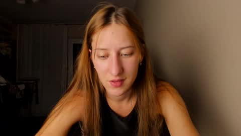 Snapshot of adellqueen chatting on February 2026 10:40:01 PM Adell online show from February 2026 10:40:01 PM