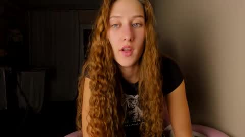 Snapshot of adellqueen chatting on March 2026 10:40:01 PM Adell online show from March 2026 10:40:01 PM