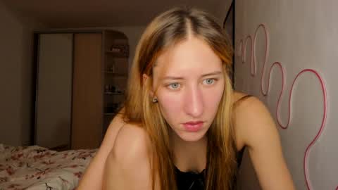 Adell online show from May 2026 09:43:01 PM