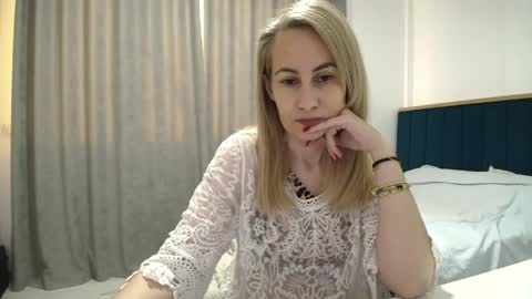 Snapshot of adellynrose chatting on May 2026 06:02:01 PM Adellyn online show from May 2026 06:02:01 PM