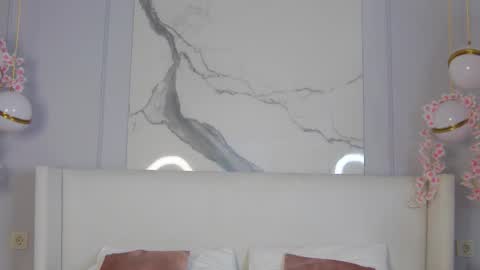 adoracortes online show from September 2025 05:09:01 AM