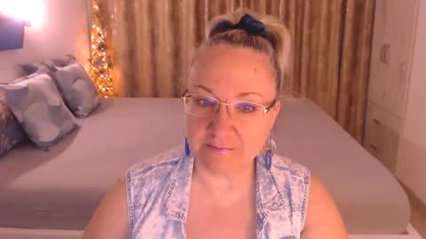 Snapshot of adrena_ chatting on March 2026 05:00:02 AM Cryna online show from March 2026 05:00:02 AM