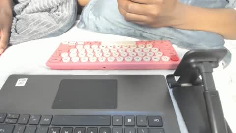 Andrena online show from November 2025 02:11:01 AM