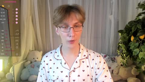 Adrian online show from January 2025 07:04:02 PM