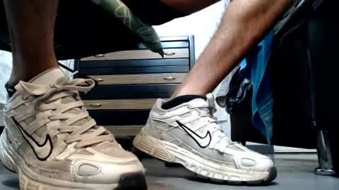 Adrian Falcon online show from July 2026 07:56:02 PM