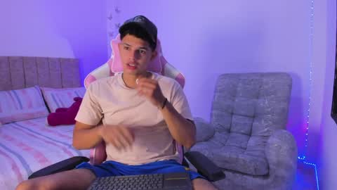 ADRIAN online show from April 2026 06:52:01 PM