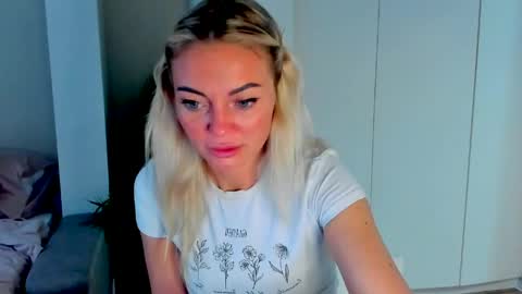 Snapshot of adriana_coy_ chatting on June 2026 05:46:01 PM Adriana online show from June 2026 05:46:01 PM