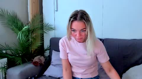 Snapshot of adriana_coy_ chatting on July 2026 01:40:02 PM Adriana online show from July 2026 01:40:02 PM