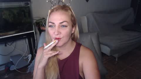 Snapshot of adrianapdes chatting on January 2025 11:41:01 AM Adriana Paredes online show from January 2025 11:41:01 AM