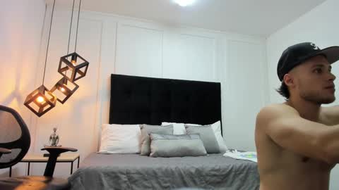 Adrein Roche online show from February 2025 02:21:01 AM