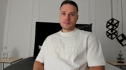 Adrein Roche online show from September 2025 10:44:01 PM