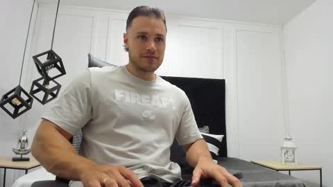 Adrein Roche online show from September 2025 09:06:02 PM