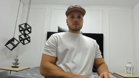 Adrein Roche online show from September 2025 10:26:01 PM