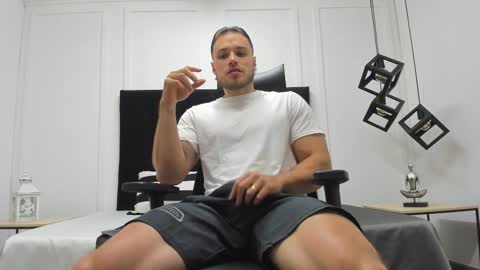 Adrein Roche online show from September 2025 10:59:02 PM