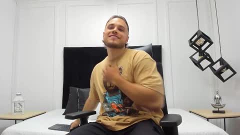 Adrein Roche online show from October 2025 10:23:02 PM