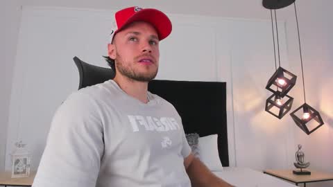 Adrein Roche online show from October 2025 10:44:02 PM