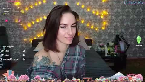 Adriana online show from November 2025 06:54:01 PM