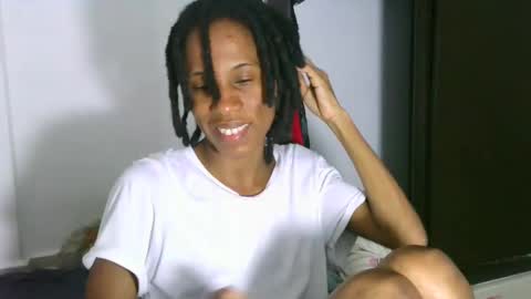 Snapshot of africadeluxe chatting on February 2025 10:21:02 PM Africa online show from February 2025 10:21:02 PM