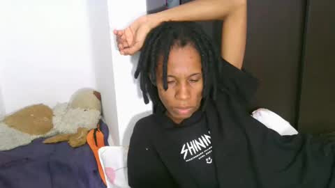 Snapshot of africadeluxe chatting on February 2025 07:27:02 PM Africa online show from February 2025 07:27:02 PM