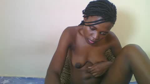 Yvonne online show from May 2026 07:48:02 AM