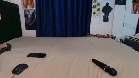 Africanpetitequeenn online show from May 2026 07:30:02 PM