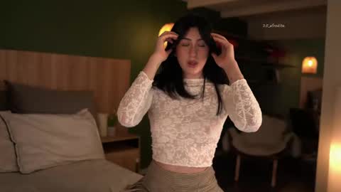 Snapshot of afrodita__25 chatting on November 2025 09:36:02 PM Emma online show from November 2025 09:36:02 PM