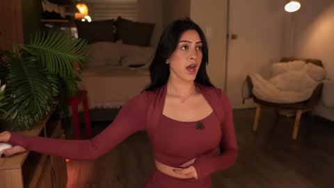 Snapshot of afrodita__25 chatting on December 2025 11:46:02 PM Emma online show from December 2025 11:46:02 PM