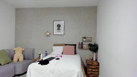 Afrodita online show from December 2025 07:23:02 PM