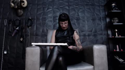 Snapshot of agata_darkness chatting on December 2024 03:55:01 PM Miss Agata online show from December 2024 03:55:01 PM