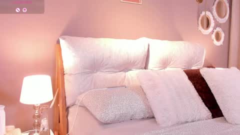Snapshot of agata_laurent_ chatting on May 2026 11:35:02 PM Agata Lauret online show from May 2026 11:35:02 PM