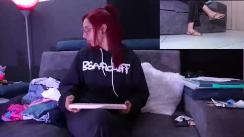 Agata Collinss online show from October 2025 06:01:01 AM