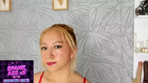 Snapshot of agatadelphine_mr chatting on April 2026 01:16:02 PM Agatadelphine online show from April 2026 01:16:02 PM