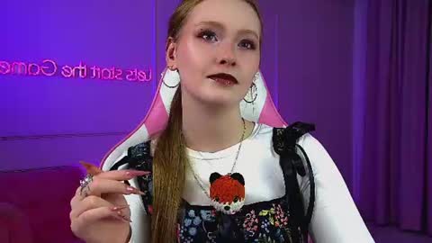 Snapshot of agatafoxley chatting on June 2026 06:33:01 PM AgataFoxley online show from June 2026 06:33:01 PM