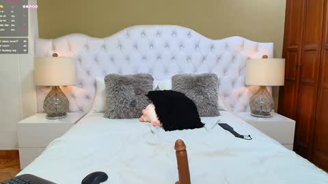 Snapshot of agatha_lenon chatting on January 2025 10:41:01 PM Agatha online show from January 2025 10:41:01 PM