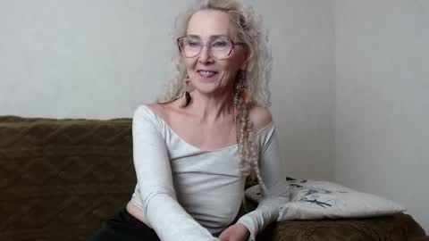 Snapshot of agatha_moore_ chatting on January 2025 05:21:02 PM Agatha online show from January 2025 05:21:02 PM