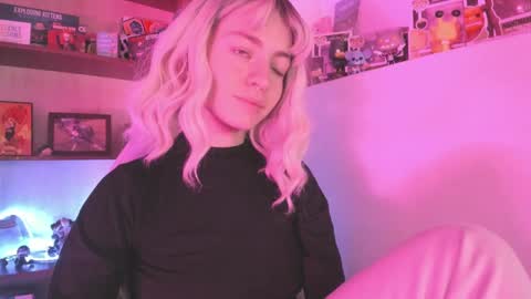 Camila     2 online show from December 2024 09:35:01 AM