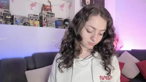 Camila     2 online show from May 2026 12:05:01 AM