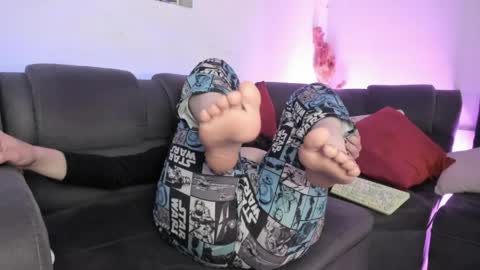 Camila     2 online show from May 2026 12:19:01 AM
