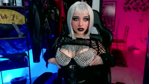 Agatha Fox online show from May 2026 07:12:01 PM