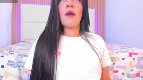 Snapshot of aggy_castel chatting on February 2026 07:01:01 AM Aggy online show from February 2026 07:01:01 AM