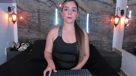 agnes_02 online show from September 2025 12:10:01 PM