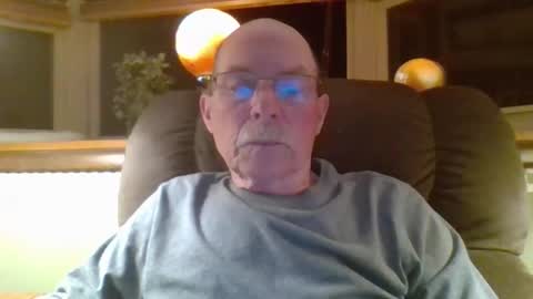 aguynrkfrd online show from May 2026 09:25:01 AM