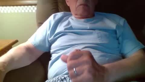 aguynrkfrd online show from May 2026 10:22:01 AM