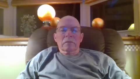 aguynrkfrd online show from May 2026 09:36:01 AM