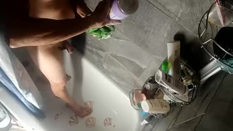 ahappyhippie online show from December 2024 11:39:02 AM