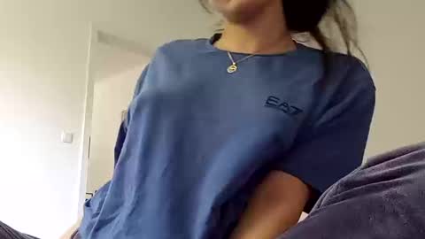 Selena online show from September 2025 12:40:01 PM